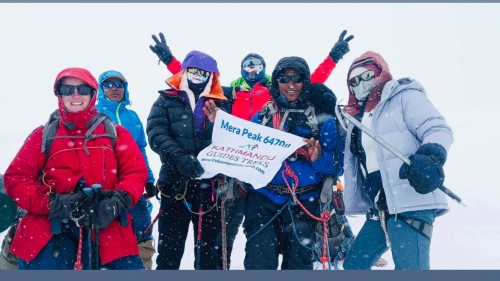 Ascension du Mera peak